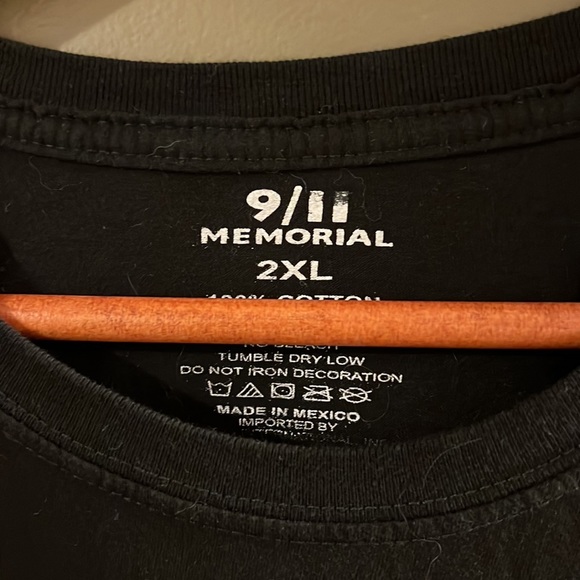 911 memorial never forget September 11, 2001 short sleeve T-shirt - Picture 3 of 3